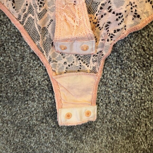 Free People Women's Lace Night Rhythm Bodysuit Size XS Pink Thong NWT $78 - Picture 8 of 16
